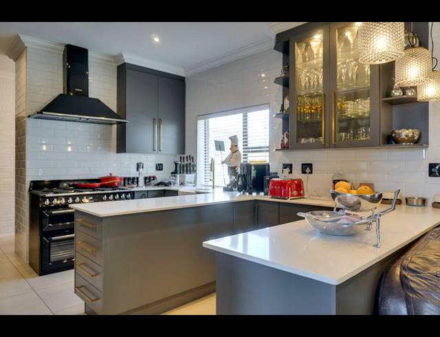 4 BEDROOM HOUSE FOR SALE IN RUIMSIG